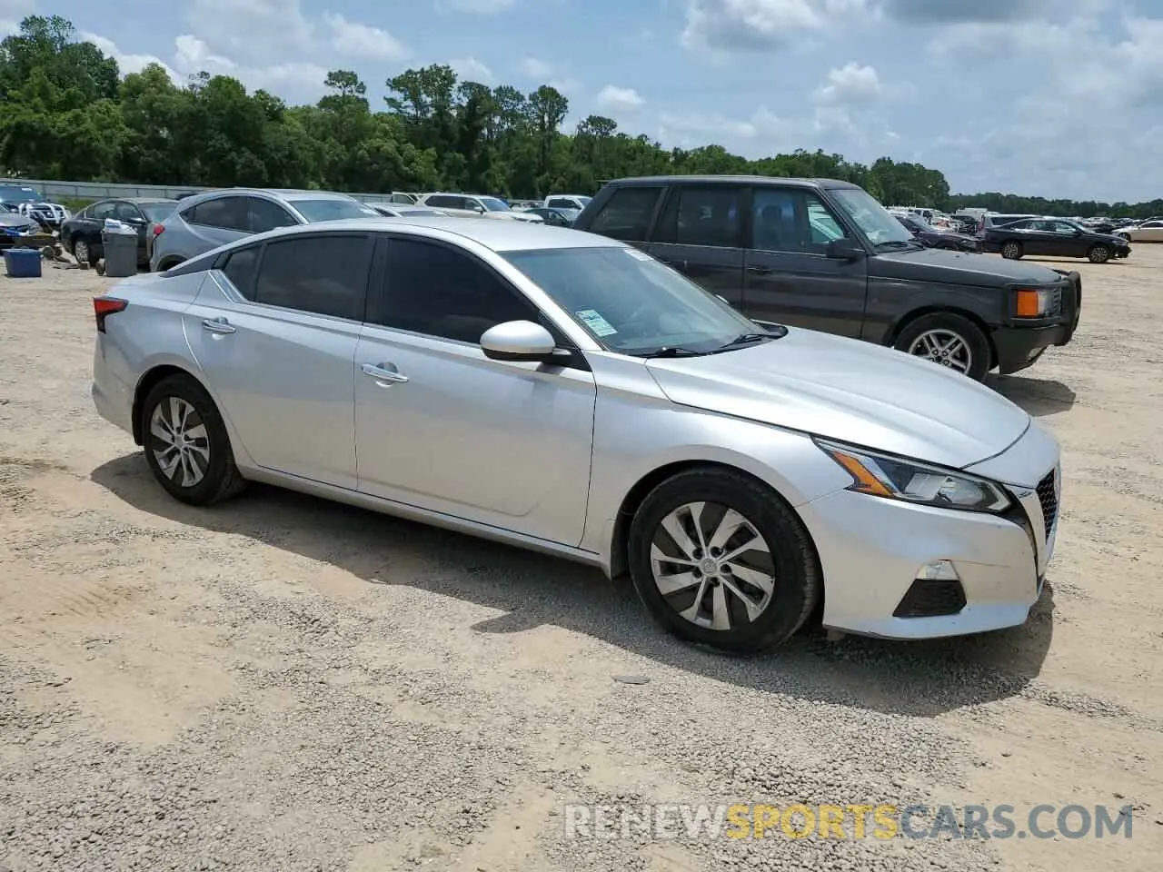 4 Photograph of a damaged car 1N4BL4BV4LC281888 NISSAN ALTIMA 2020