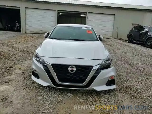 13 Photograph of a damaged car 1N4BL4BV5LC118277 NISSAN ALTIMA 2020