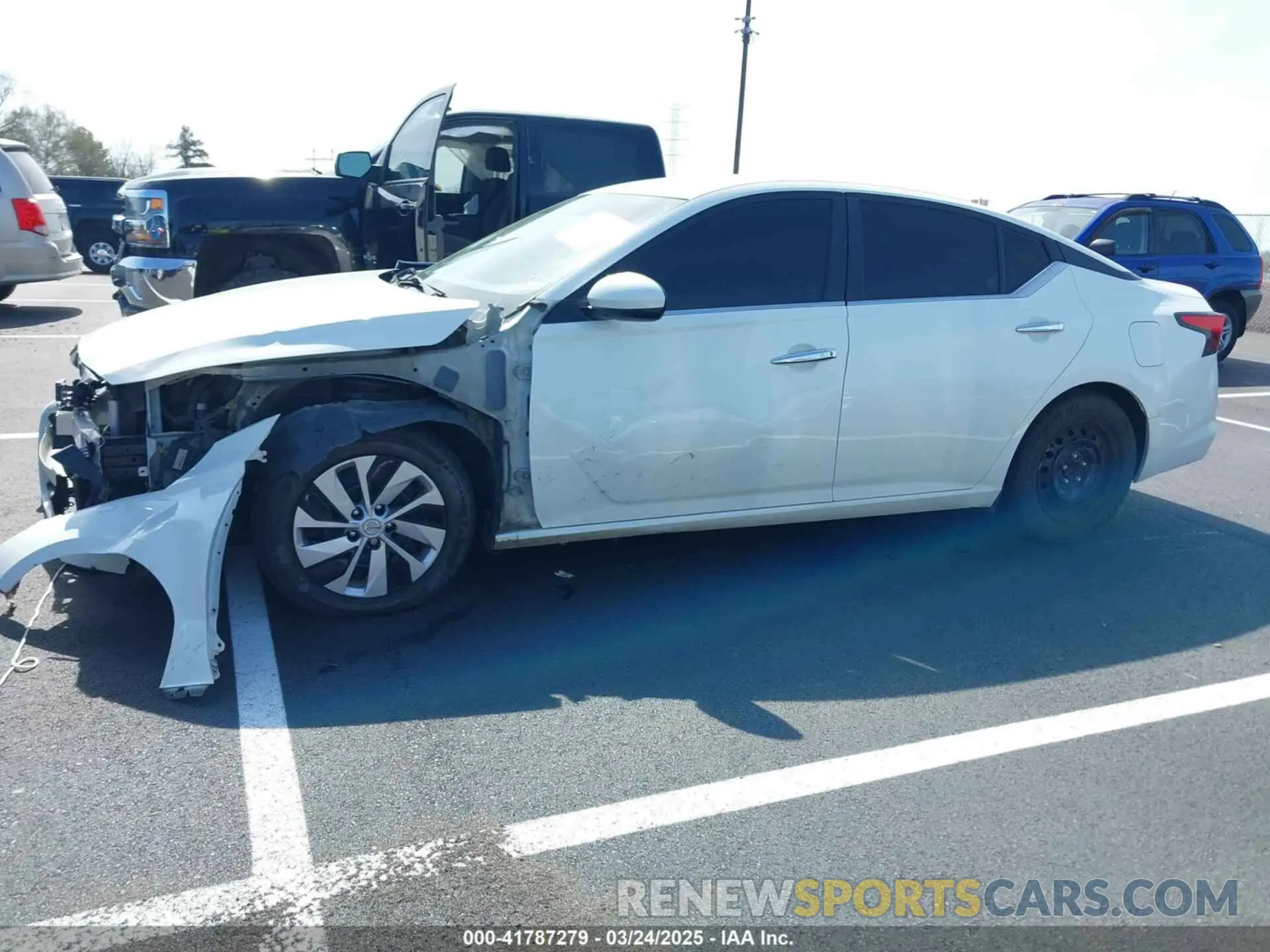 15 Photograph of a damaged car 1N4BL4BV5LC123169 NISSAN ALTIMA 2020