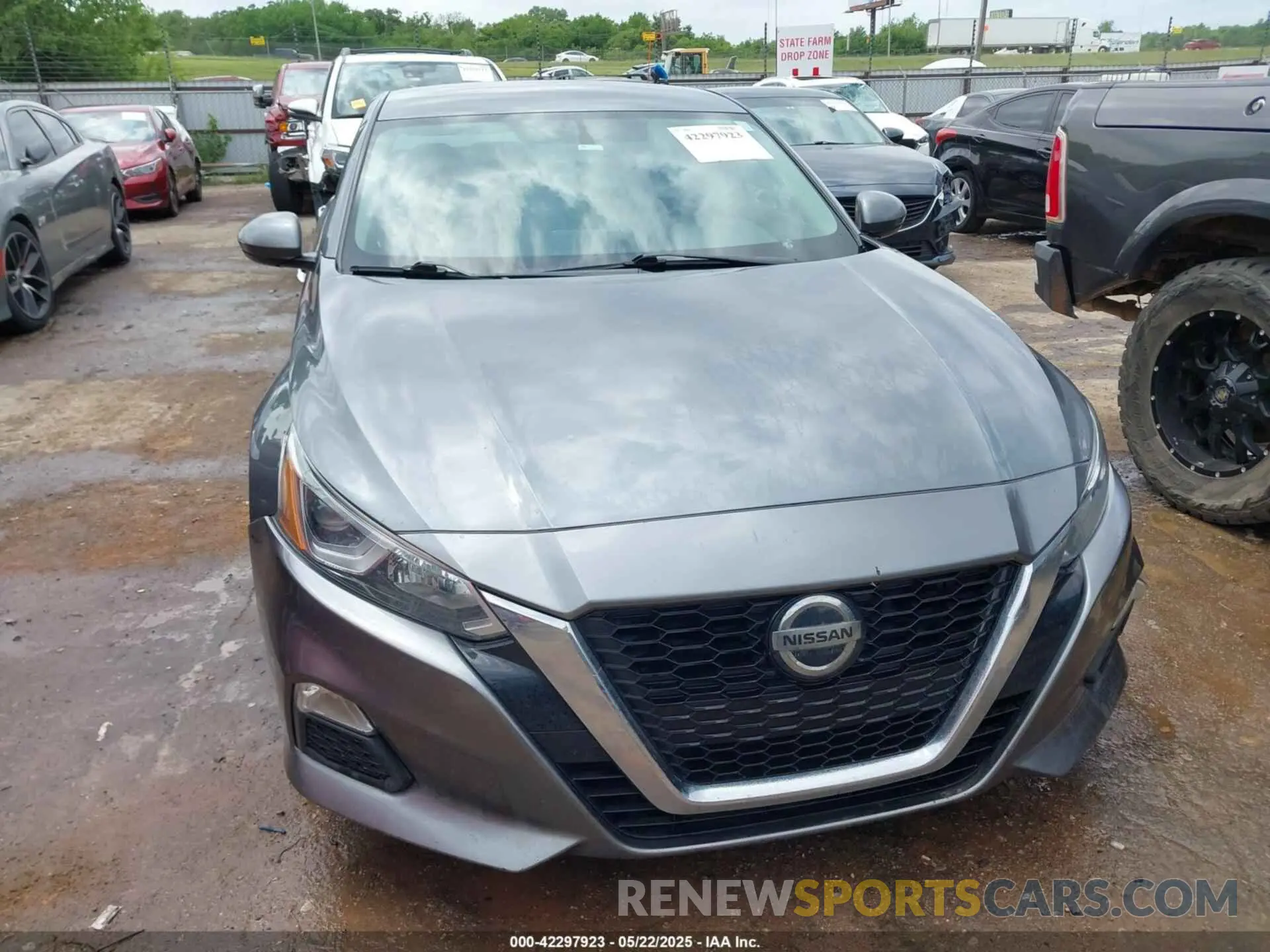 12 Photograph of a damaged car 1N4BL4BV5LC152851 NISSAN ALTIMA 2020