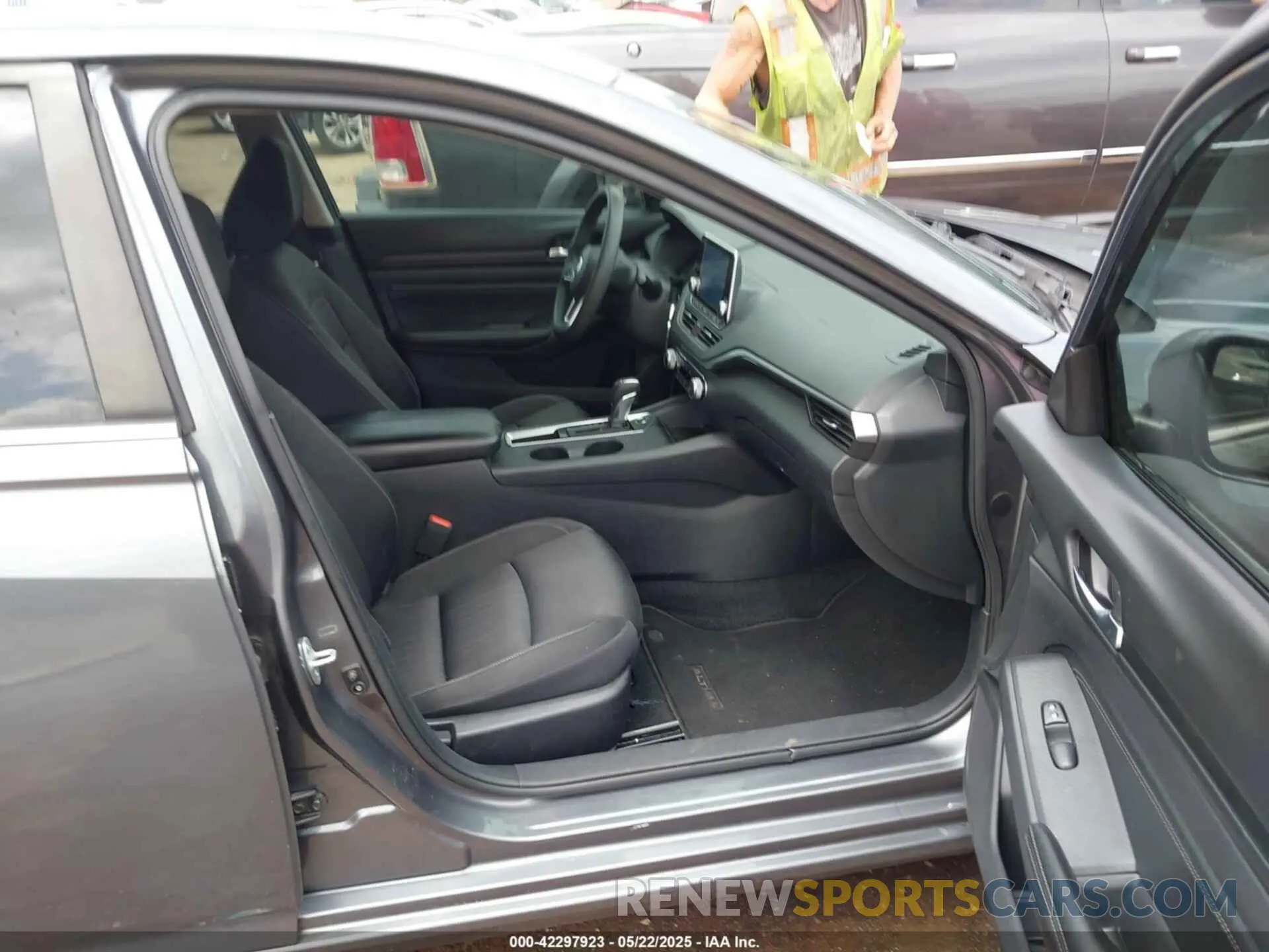 5 Photograph of a damaged car 1N4BL4BV5LC152851 NISSAN ALTIMA 2020
