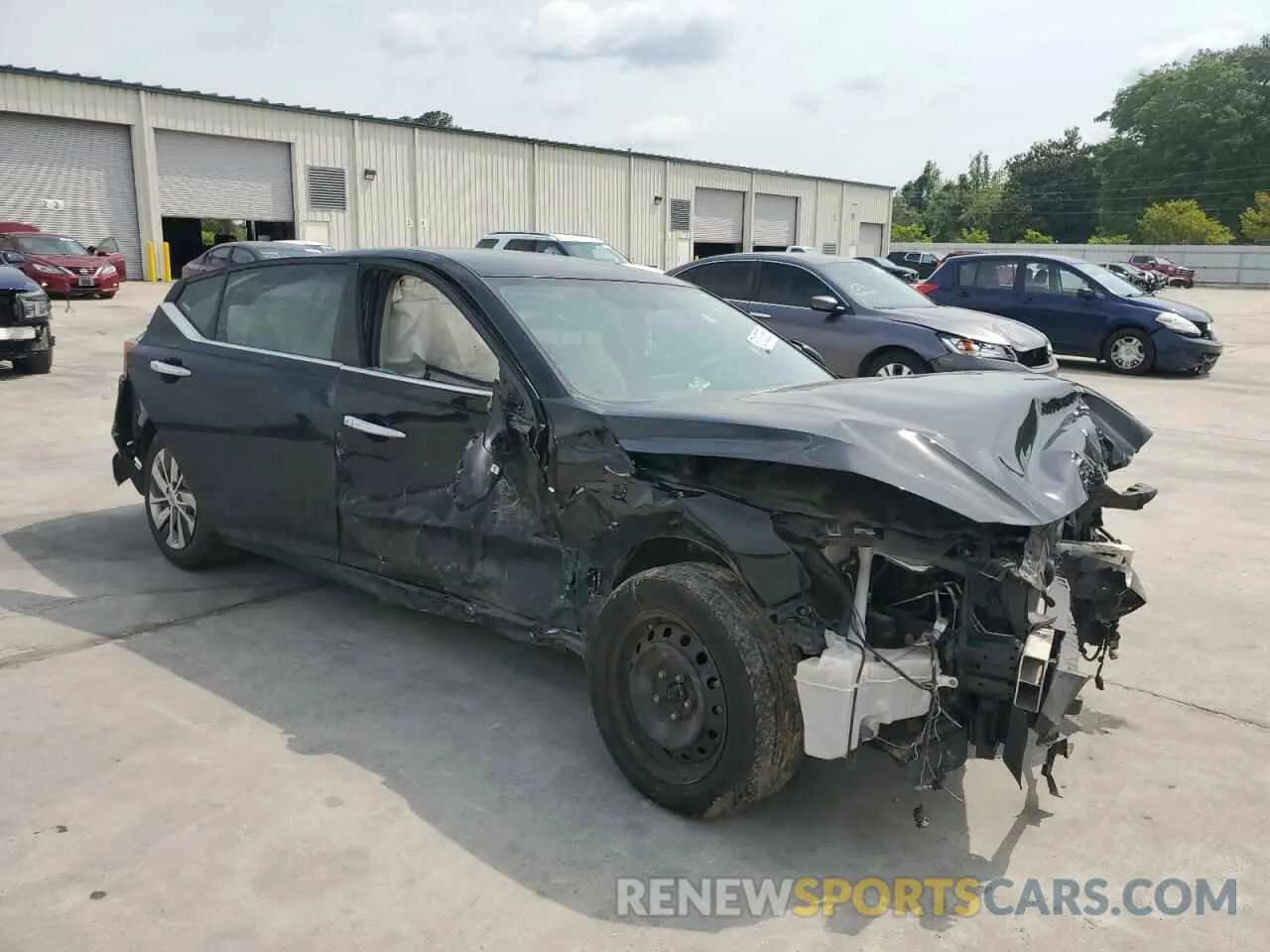 4 Photograph of a damaged car 1N4BL4BV5LC168211 NISSAN ALTIMA 2020