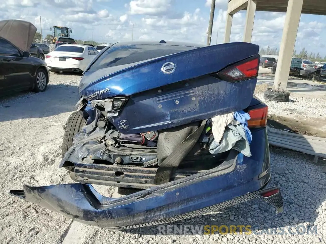 6 Photograph of a damaged car 1N4BL4BV5LC197790 NISSAN ALTIMA 2020