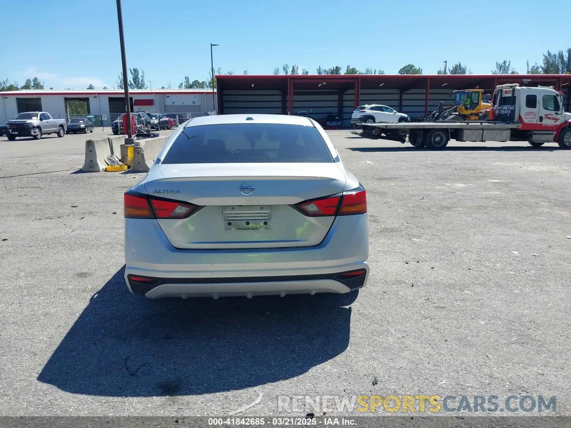 16 Photograph of a damaged car 1N4BL4BV5LC208786 NISSAN ALTIMA 2020