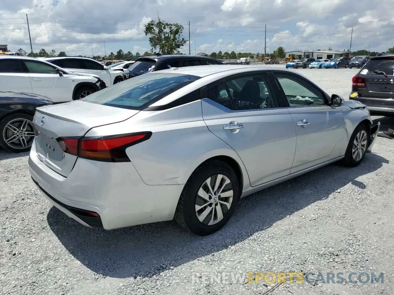 3 Photograph of a damaged car 1N4BL4BV5LC213597 NISSAN ALTIMA 2020