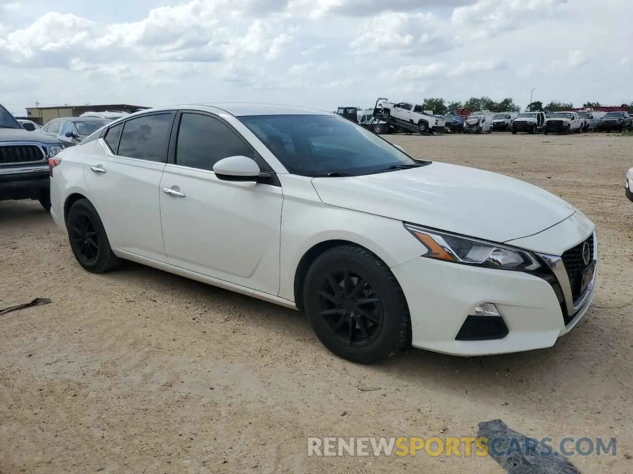 4 Photograph of a damaged car 1N4BL4BV5LC227158 NISSAN ALTIMA 2020