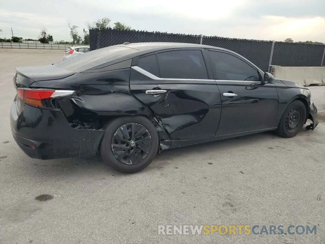 3 Photograph of a damaged car 1N4BL4BV5LC242341 NISSAN ALTIMA 2020