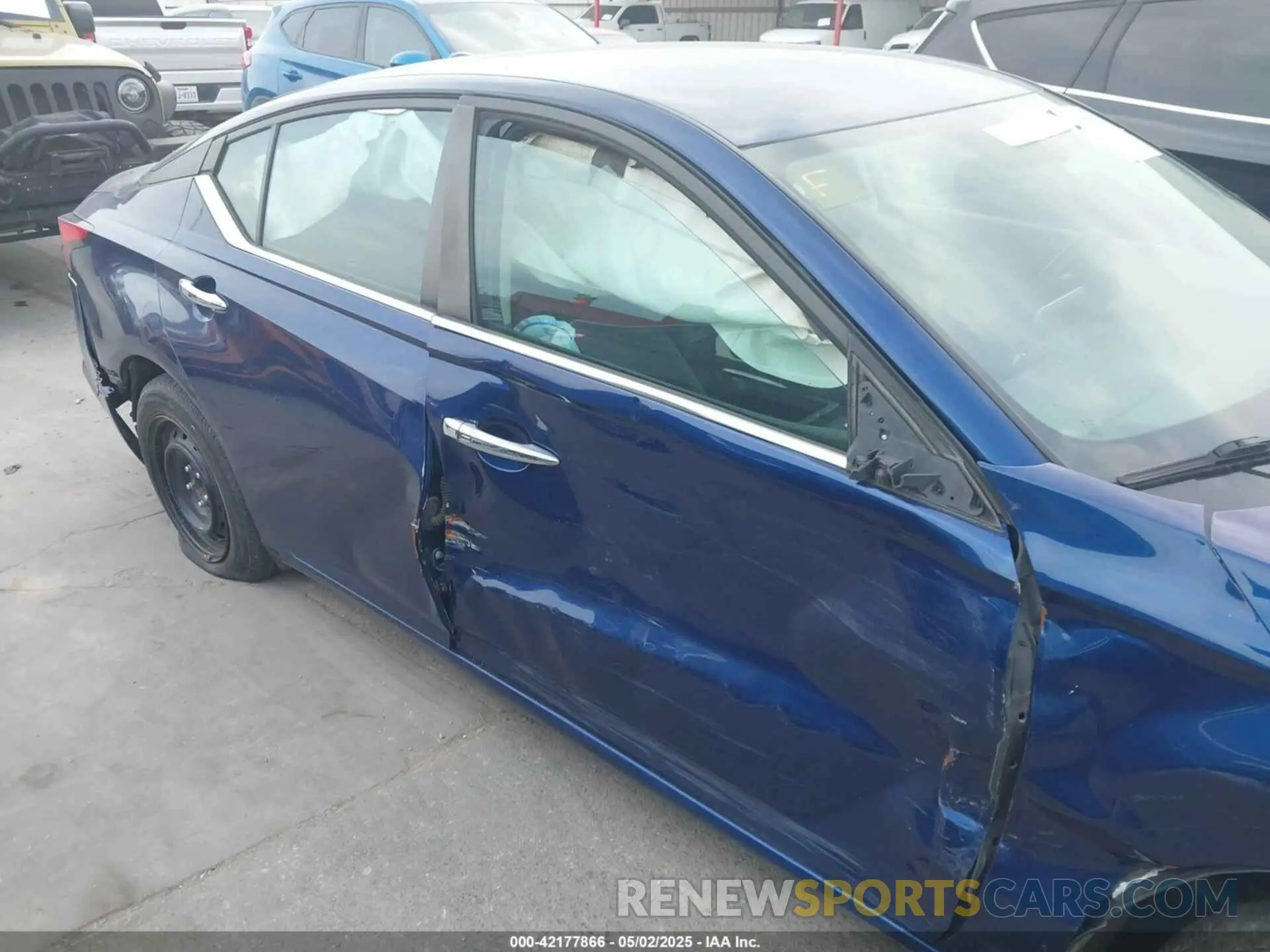 13 Photograph of a damaged car 1N4BL4BV5LC251444 NISSAN ALTIMA 2020
