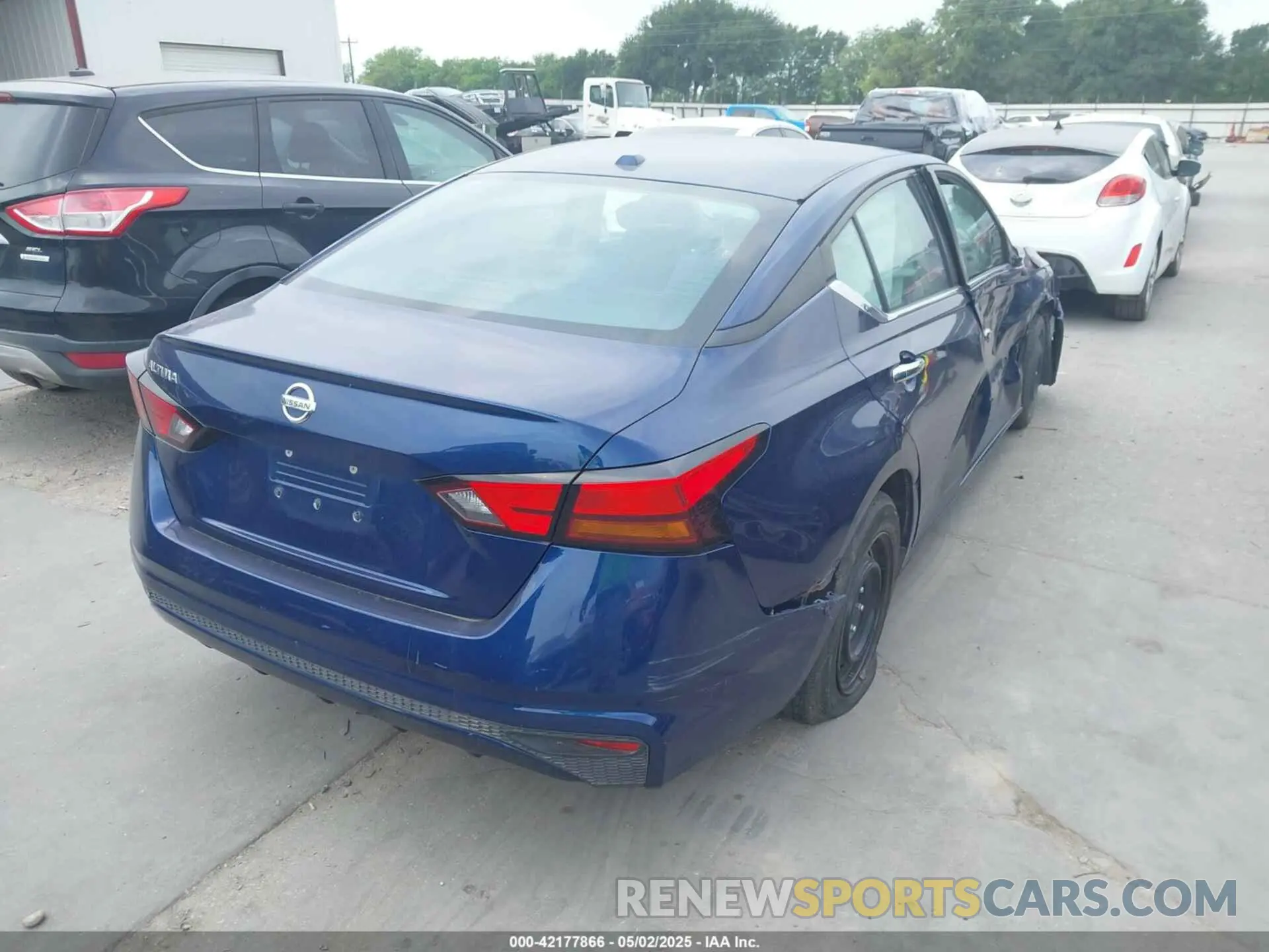 4 Photograph of a damaged car 1N4BL4BV5LC251444 NISSAN ALTIMA 2020