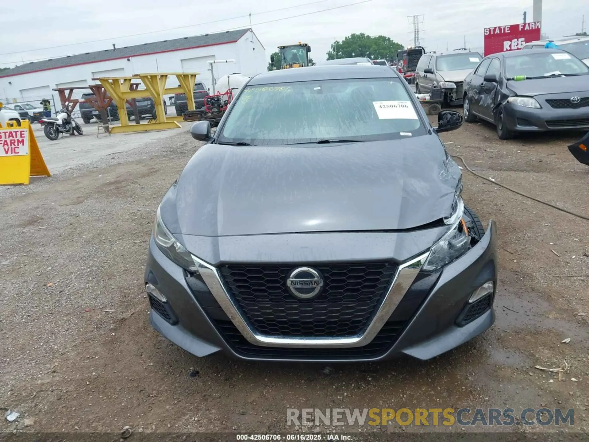 12 Photograph of a damaged car 1N4BL4BV5LC252285 NISSAN ALTIMA 2020