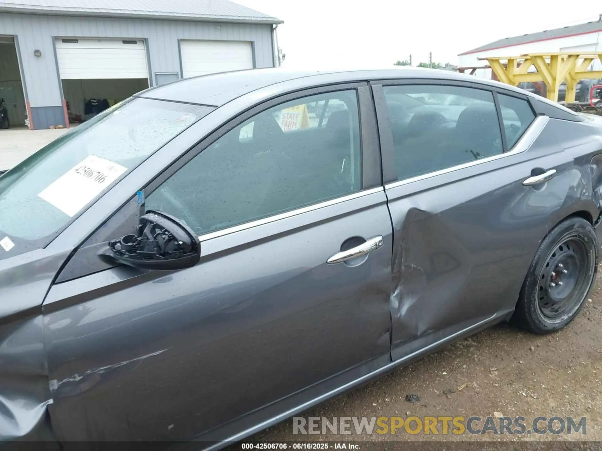 14 Photograph of a damaged car 1N4BL4BV5LC252285 NISSAN ALTIMA 2020