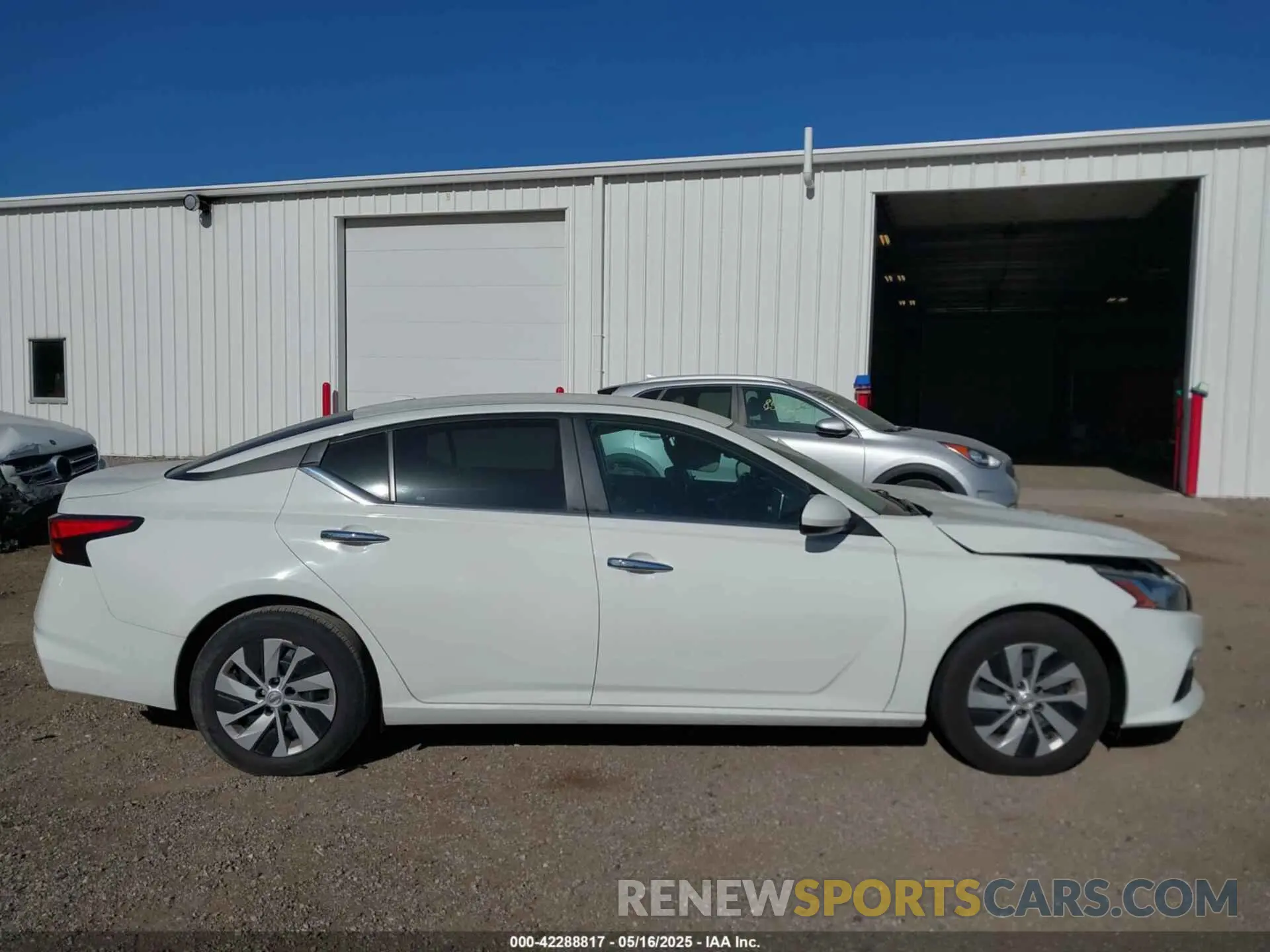 14 Photograph of a damaged car 1N4BL4BV5LC255512 NISSAN ALTIMA 2020