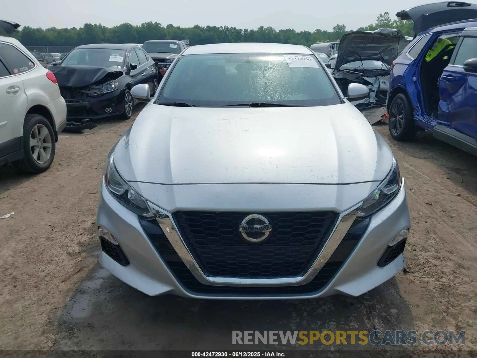 11 Photograph of a damaged car 1N4BL4BV5LC272147 NISSAN ALTIMA 2020