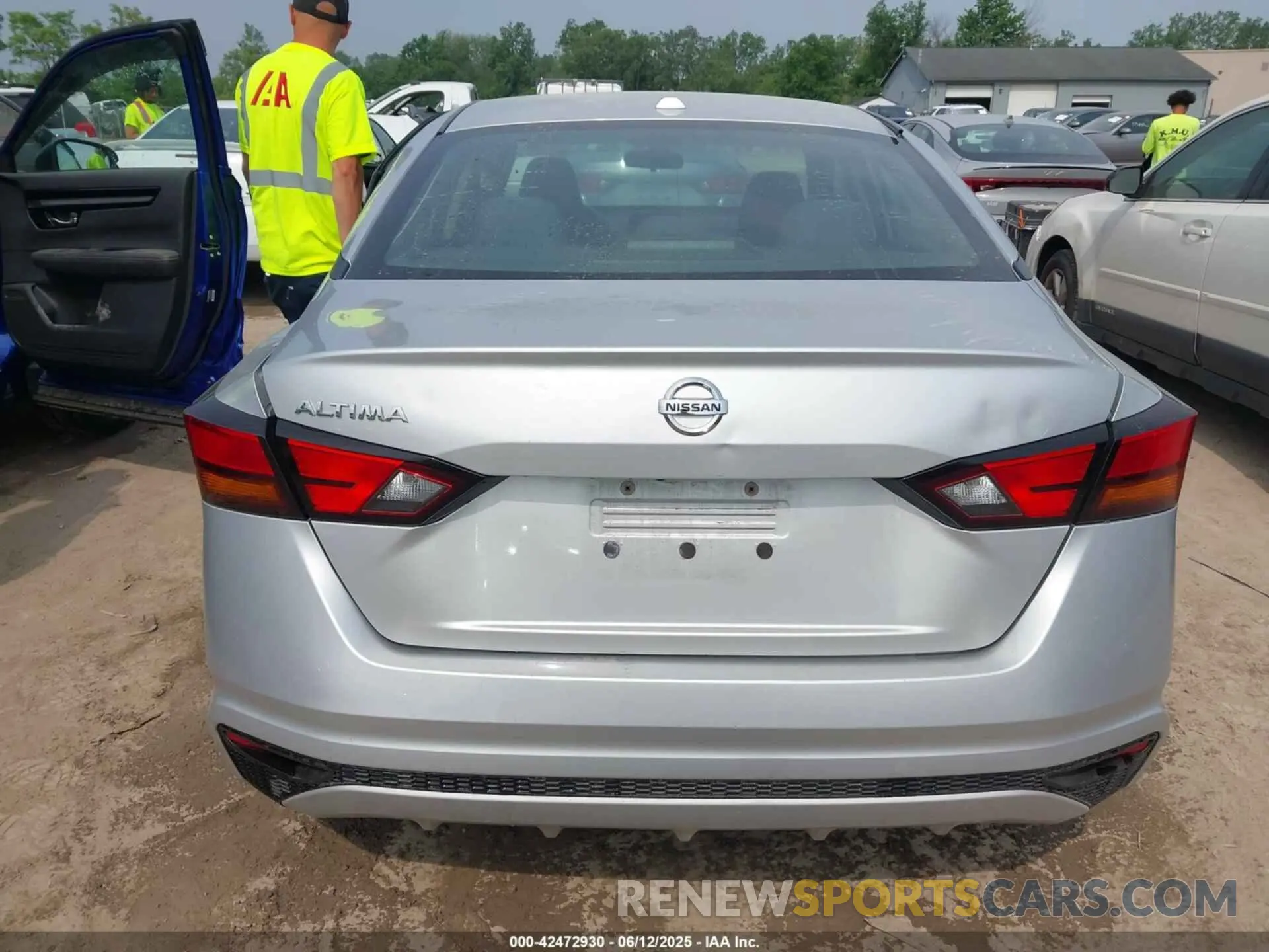 15 Photograph of a damaged car 1N4BL4BV5LC272147 NISSAN ALTIMA 2020