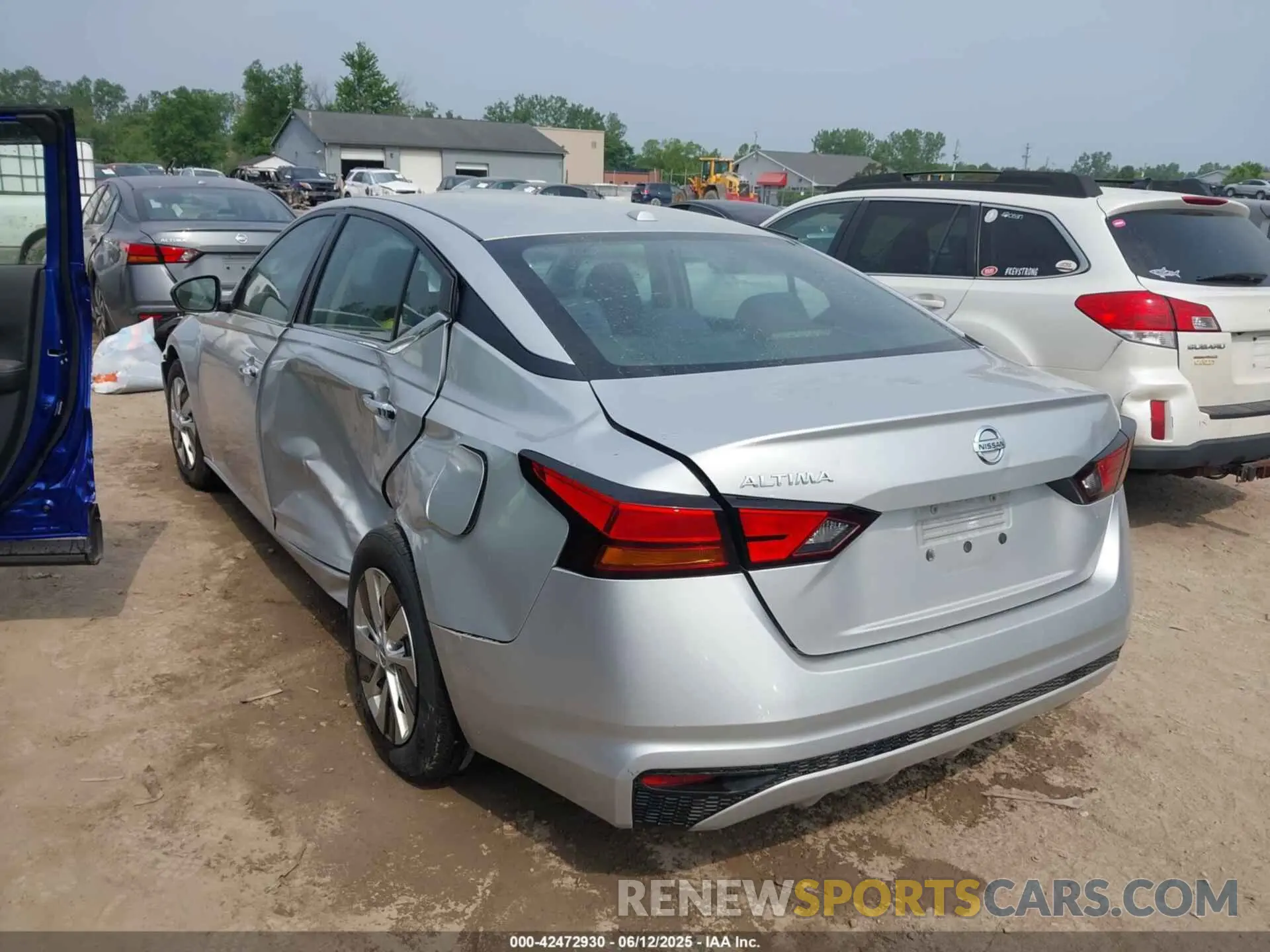 3 Photograph of a damaged car 1N4BL4BV5LC272147 NISSAN ALTIMA 2020