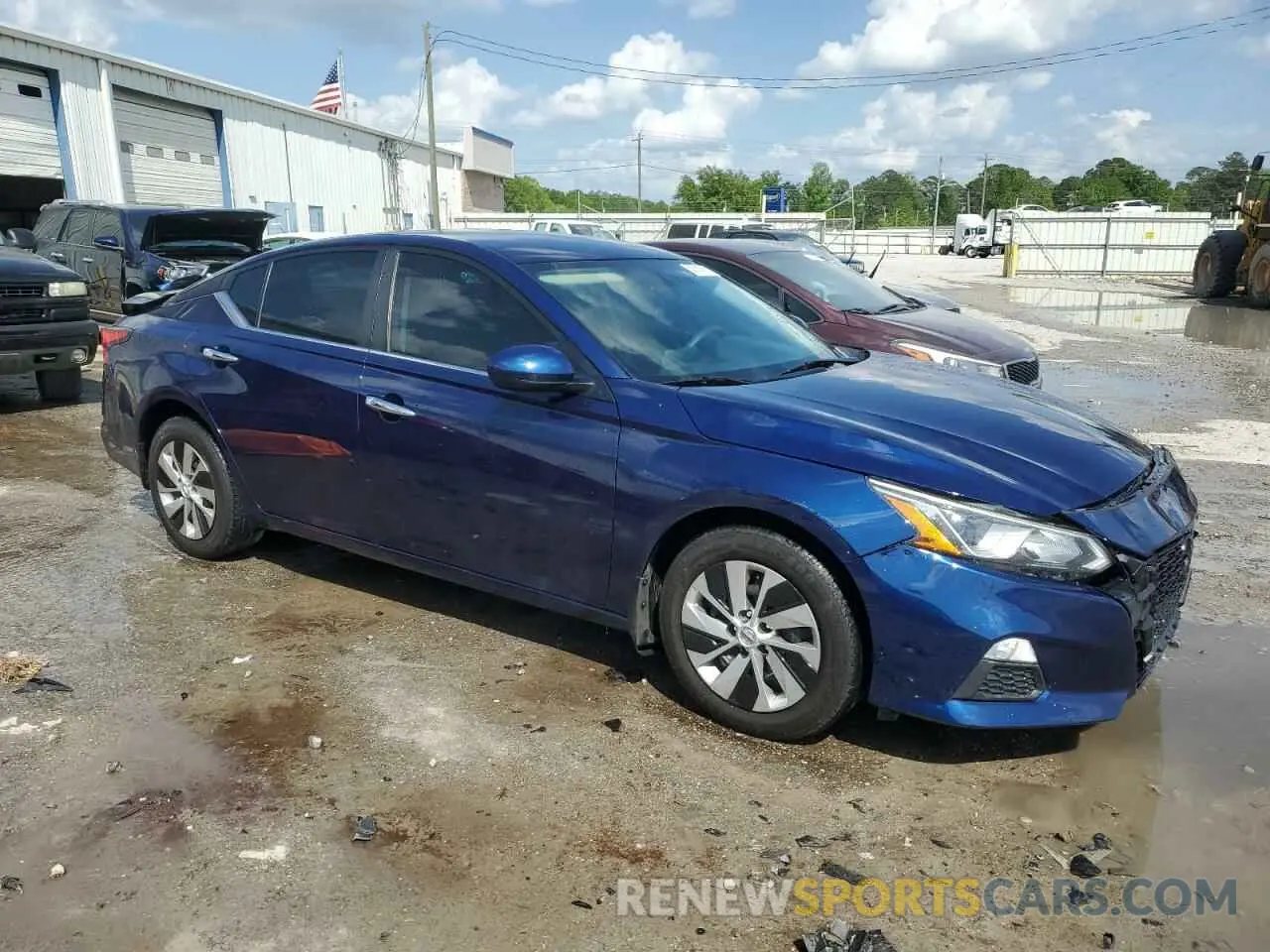 4 Photograph of a damaged car 1N4BL4BV5LC272830 NISSAN ALTIMA 2020
