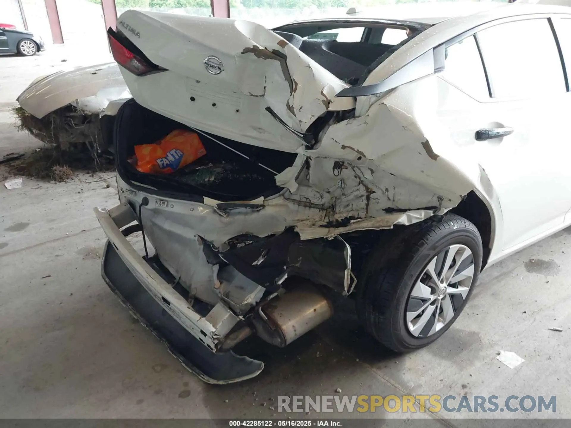 6 Photograph of a damaged car 1N4BL4BV5LC280779 NISSAN ALTIMA 2020
