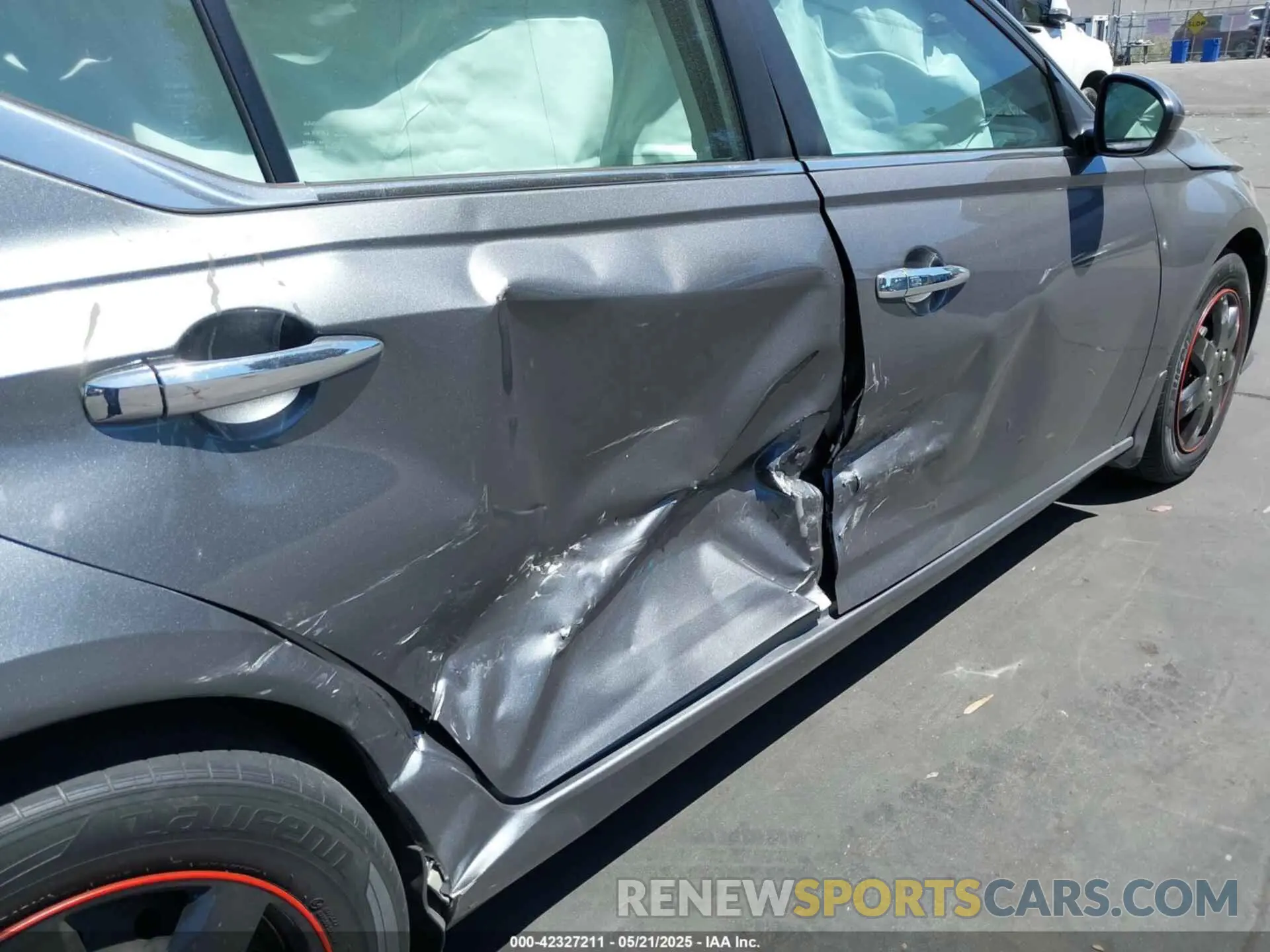 6 Photograph of a damaged car 1N4BL4BV6LC122337 NISSAN ALTIMA 2020