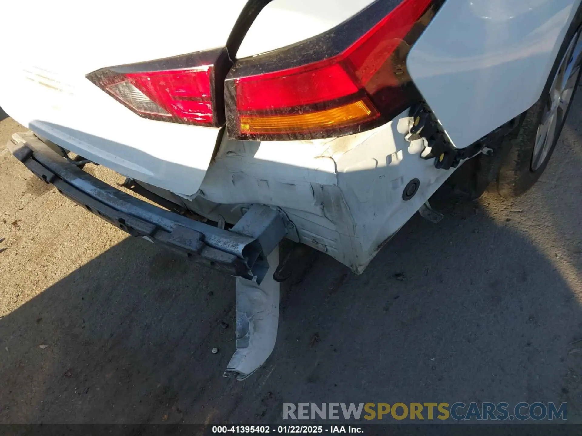 18 Photograph of a damaged car 1N4BL4BV6LC128820 NISSAN ALTIMA 2020