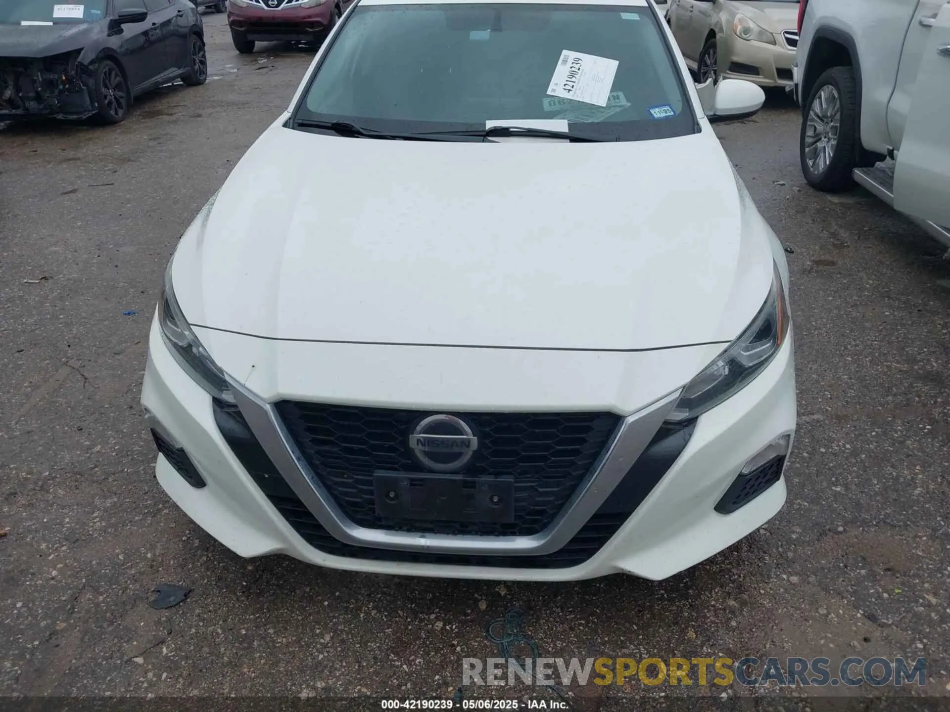 13 Photograph of a damaged car 1N4BL4BV6LC139087 NISSAN ALTIMA 2020