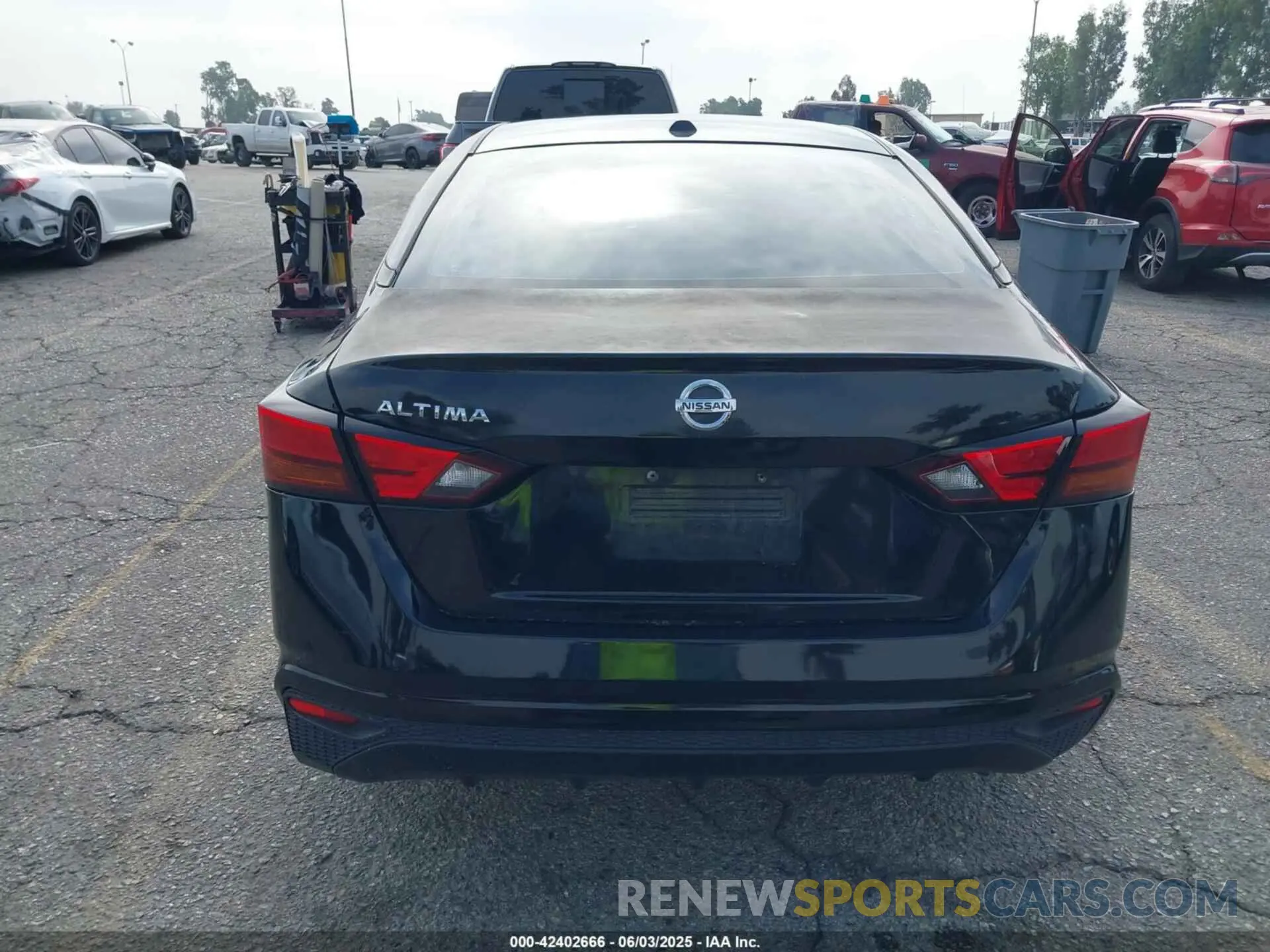 16 Photograph of a damaged car 1N4BL4BV6LC139574 NISSAN ALTIMA 2020