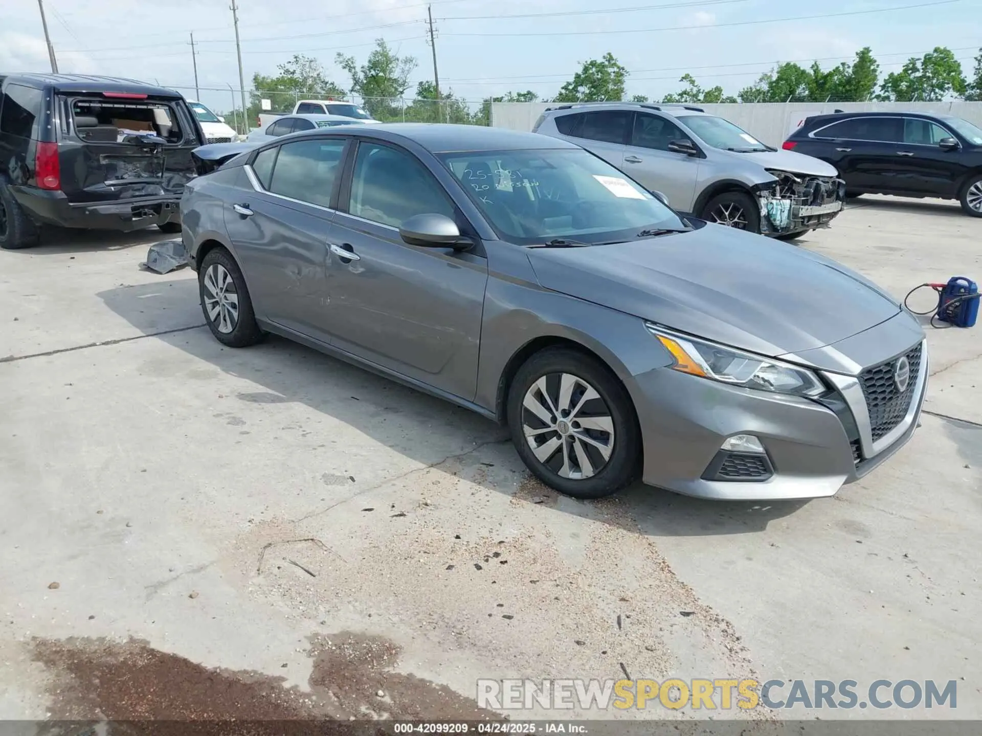 1 Photograph of a damaged car 1N4BL4BV6LC152020 NISSAN ALTIMA 2020