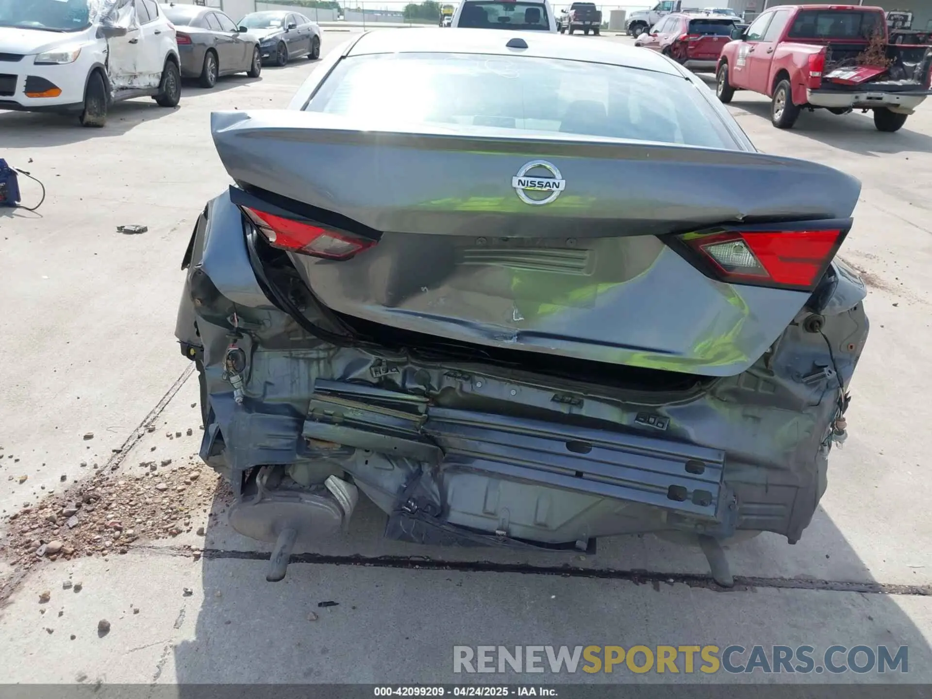 6 Photograph of a damaged car 1N4BL4BV6LC152020 NISSAN ALTIMA 2020