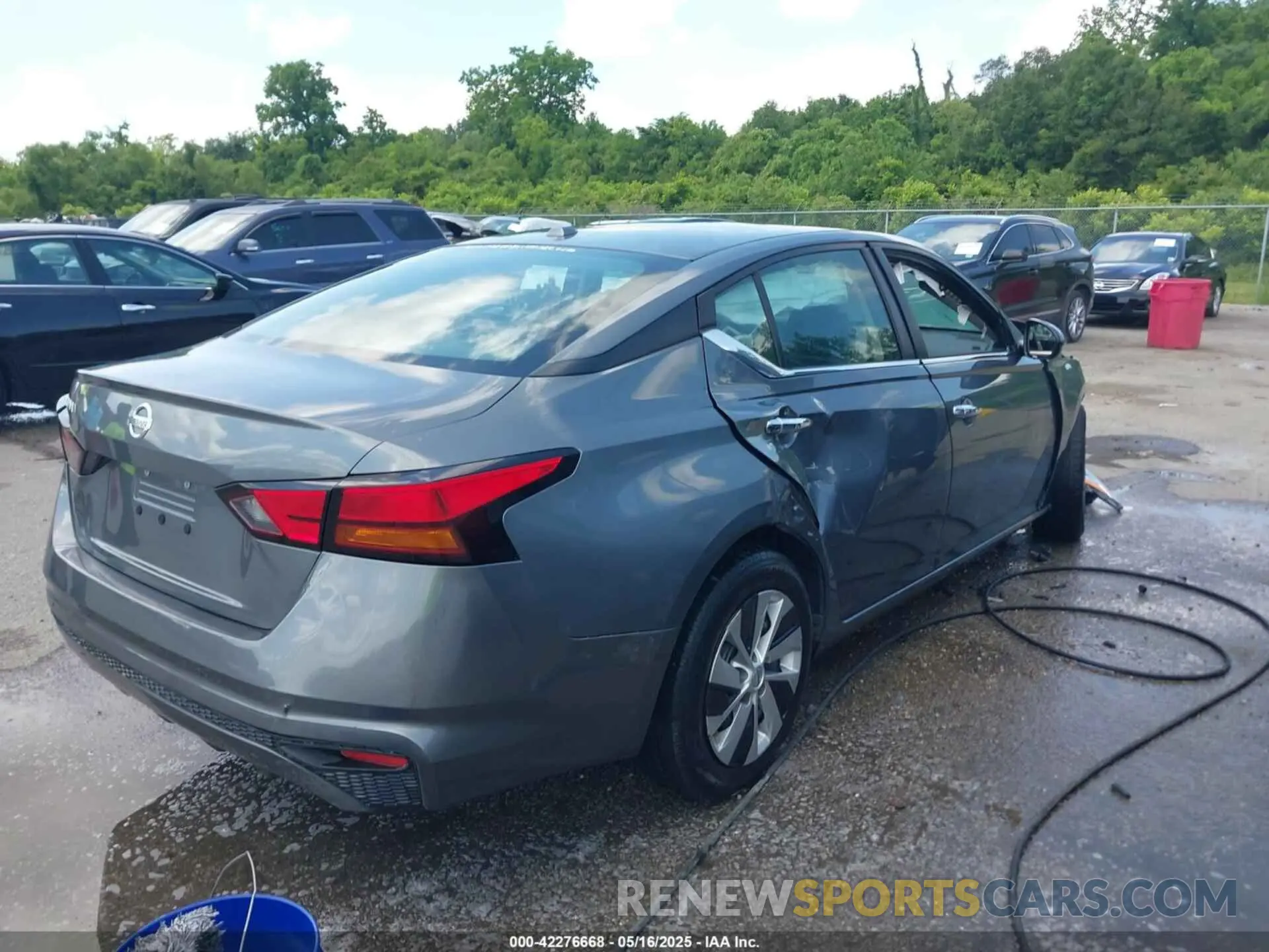 4 Photograph of a damaged car 1N4BL4BV6LC160294 NISSAN ALTIMA 2020