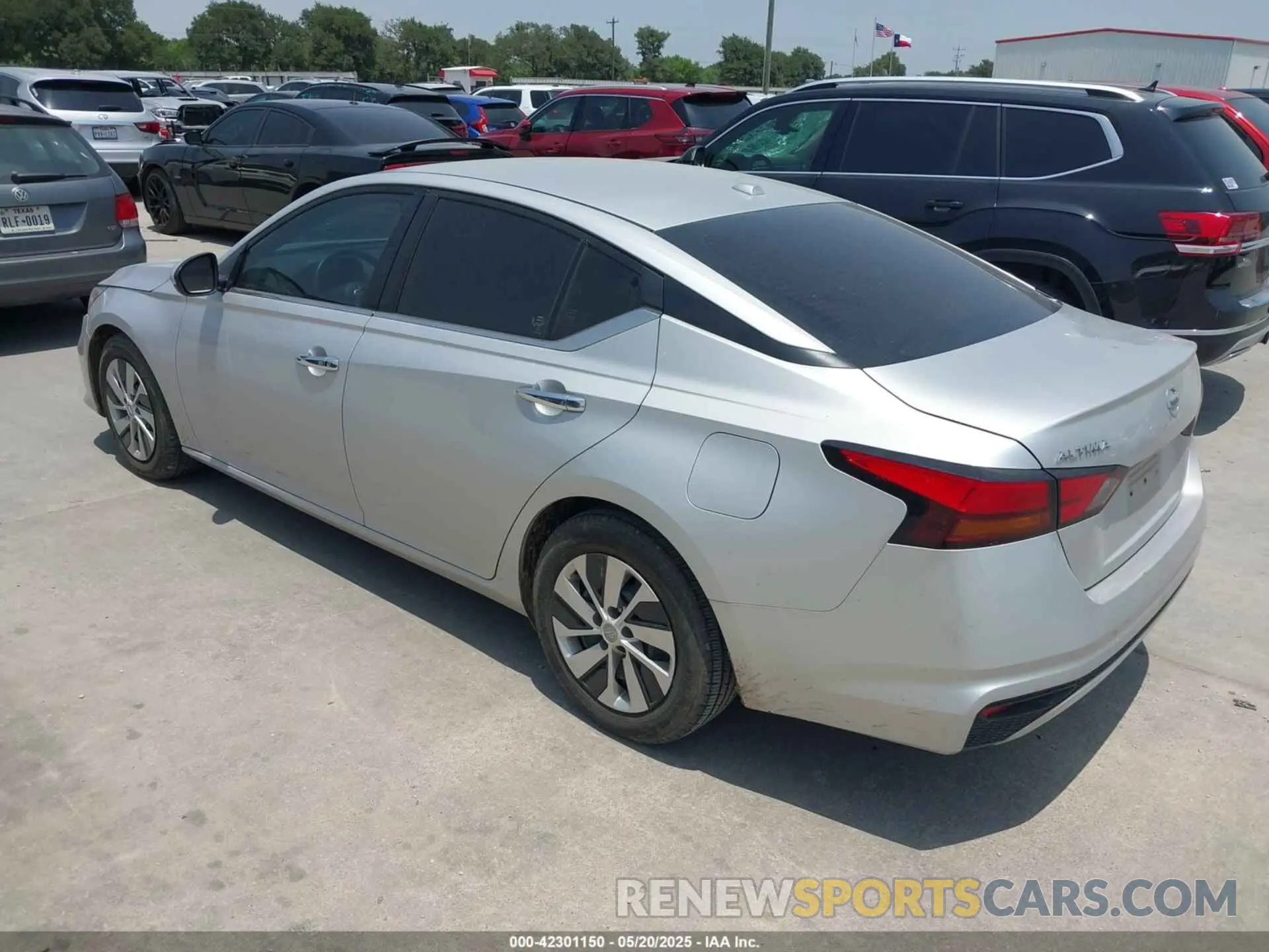 3 Photograph of a damaged car 1N4BL4BV6LC161946 NISSAN ALTIMA 2020