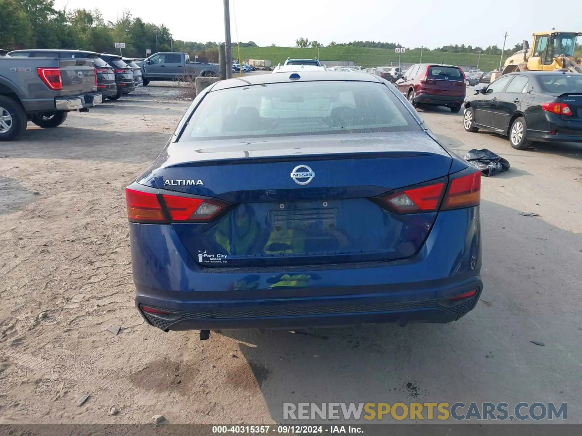 17 Photograph of a damaged car 1N4BL4BV6LC170226 NISSAN ALTIMA 2020