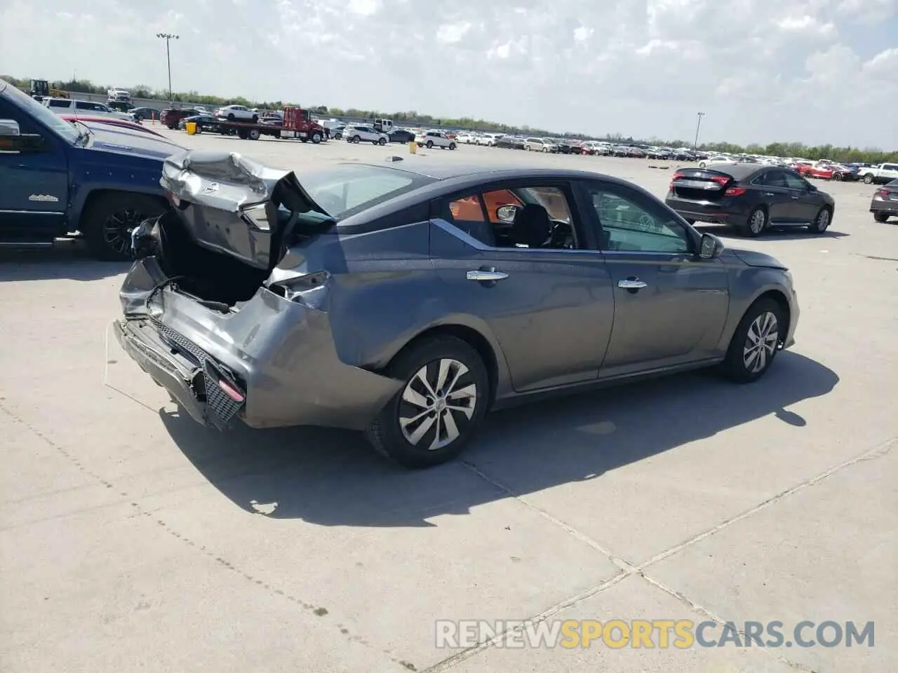 3 Photograph of a damaged car 1N4BL4BV6LC182991 NISSAN ALTIMA 2020