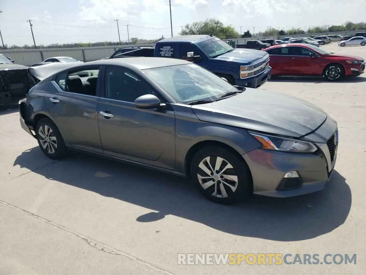 4 Photograph of a damaged car 1N4BL4BV6LC182991 NISSAN ALTIMA 2020