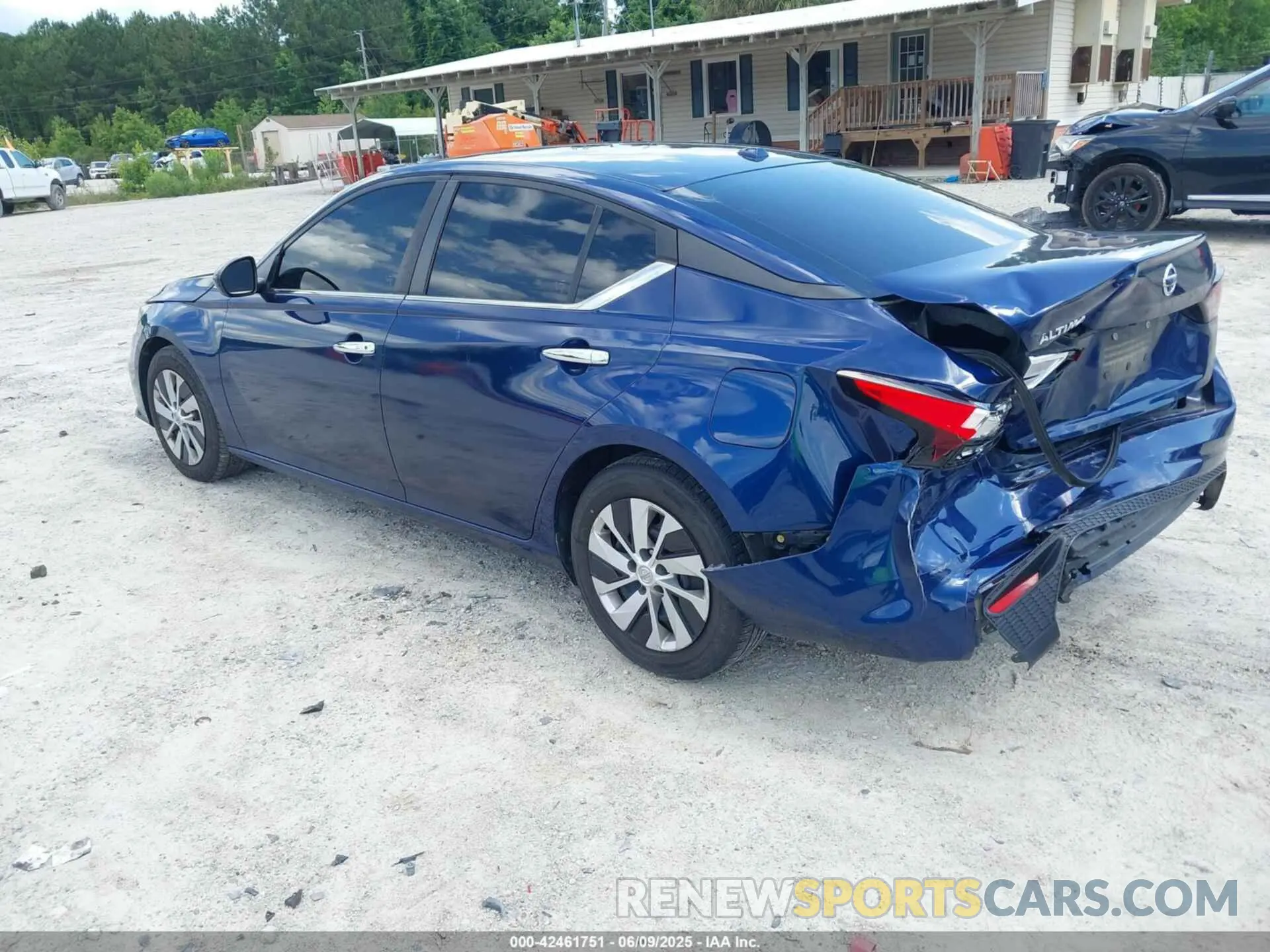 3 Photograph of a damaged car 1N4BL4BV6LC194798 NISSAN ALTIMA 2020