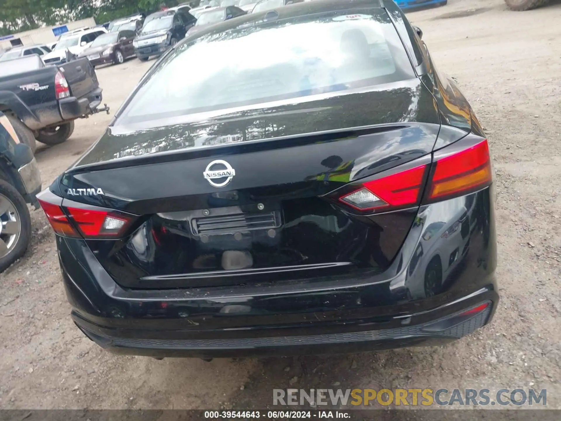17 Photograph of a damaged car 1N4BL4BV6LC205928 NISSAN ALTIMA 2020