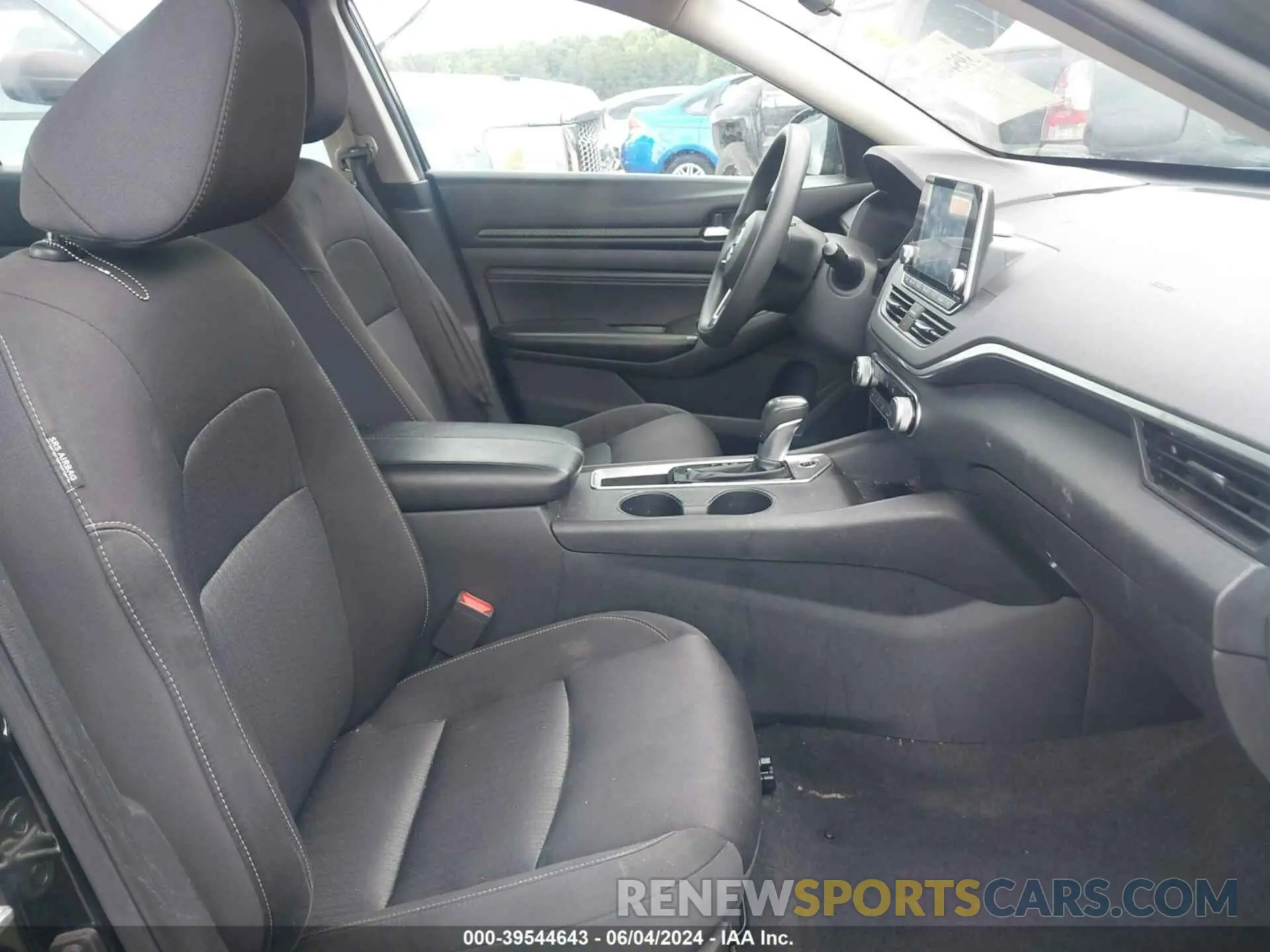 5 Photograph of a damaged car 1N4BL4BV6LC205928 NISSAN ALTIMA 2020