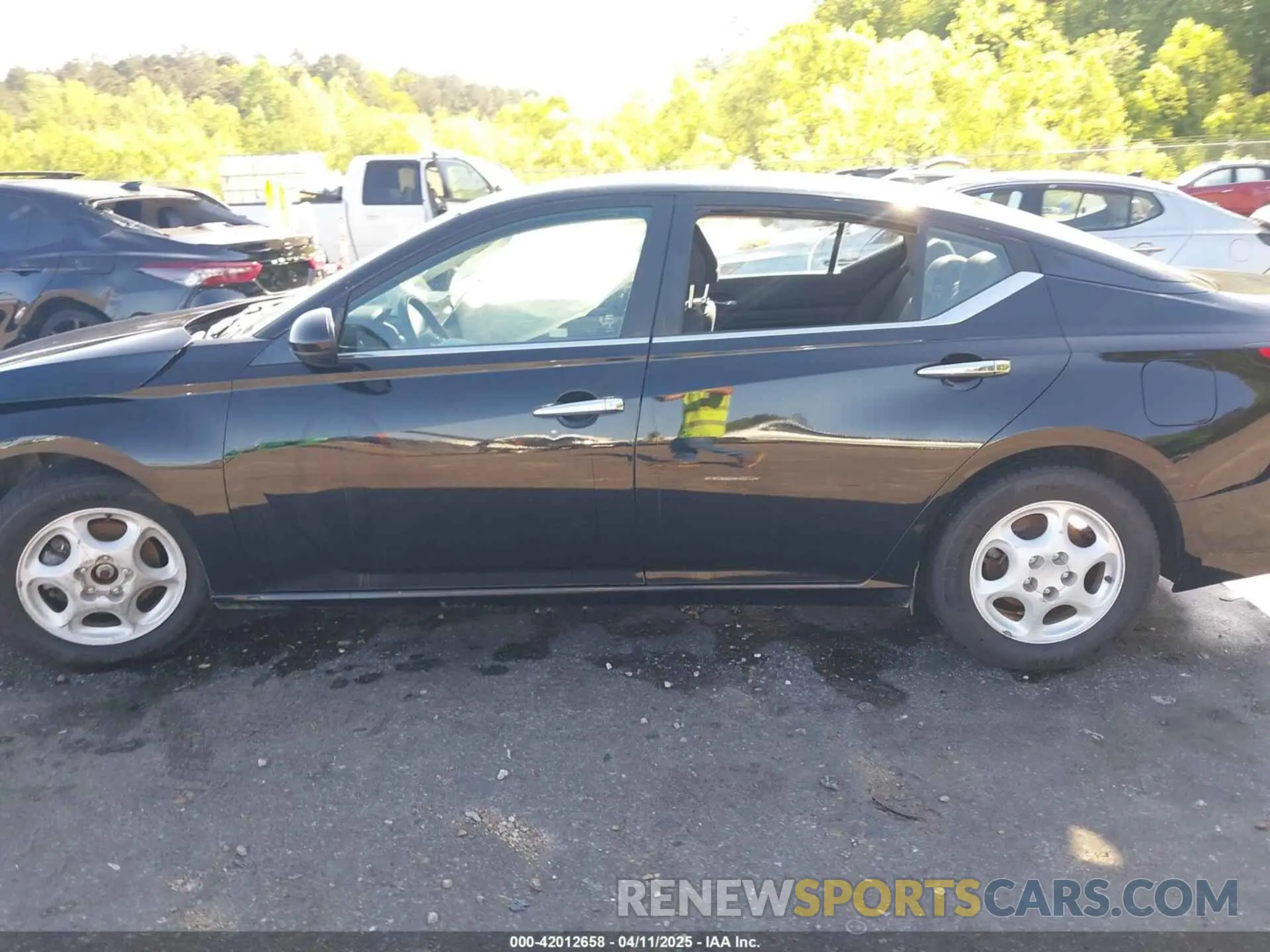 15 Photograph of a damaged car 1N4BL4BV6LC210417 NISSAN ALTIMA 2020