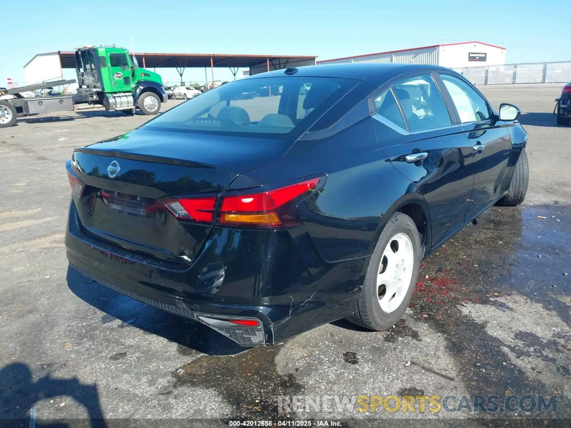 4 Photograph of a damaged car 1N4BL4BV6LC210417 NISSAN ALTIMA 2020