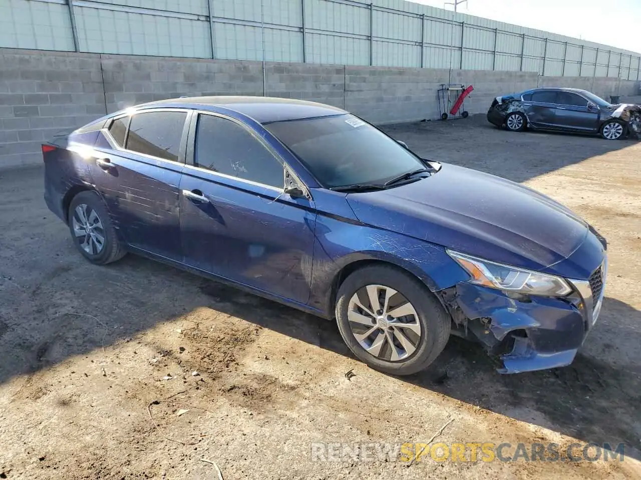 4 Photograph of a damaged car 1N4BL4BV6LC212037 NISSAN ALTIMA 2020