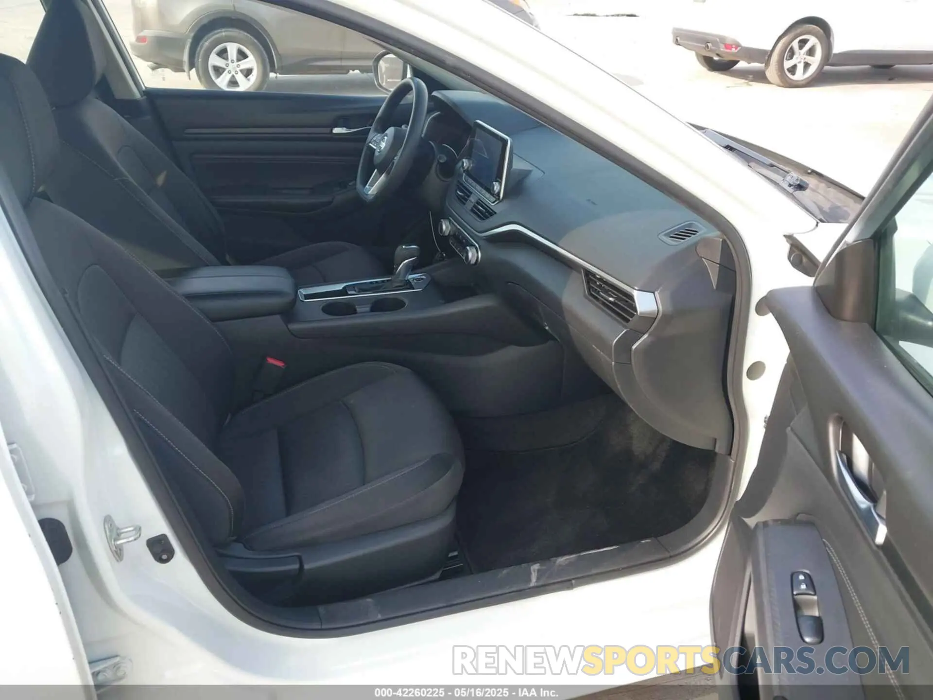 5 Photograph of a damaged car 1N4BL4BV6LC215407 NISSAN ALTIMA 2020