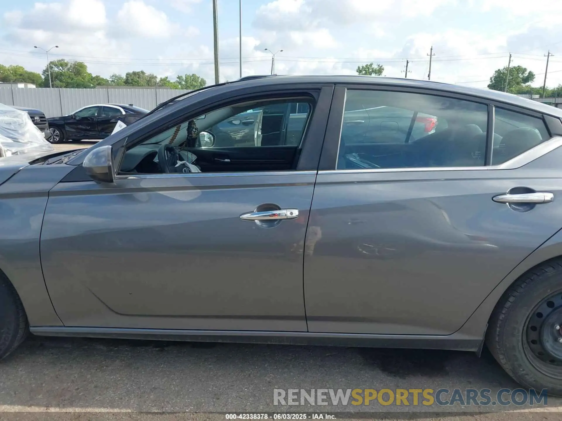 13 Photograph of a damaged car 1N4BL4BV6LC219814 NISSAN ALTIMA 2020