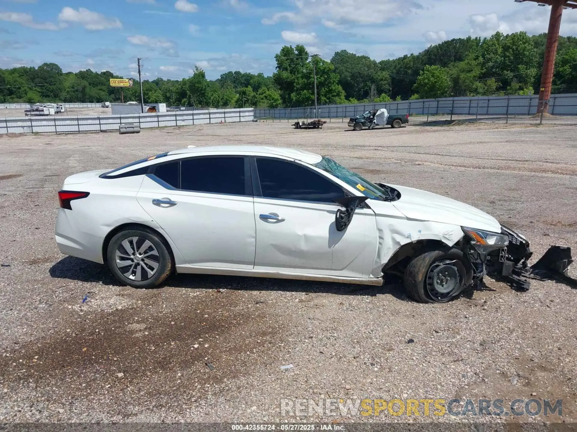 13 Photograph of a damaged car 1N4BL4BV6LC220834 NISSAN ALTIMA 2020