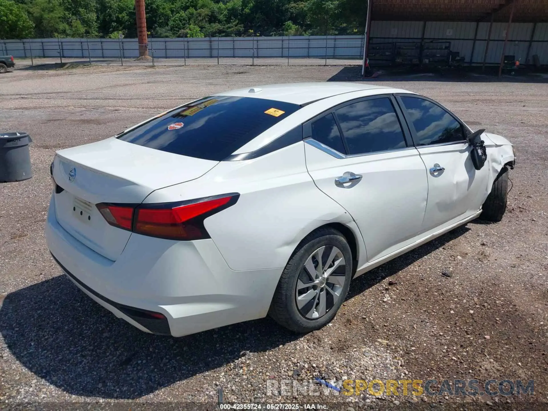 4 Photograph of a damaged car 1N4BL4BV6LC220834 NISSAN ALTIMA 2020
