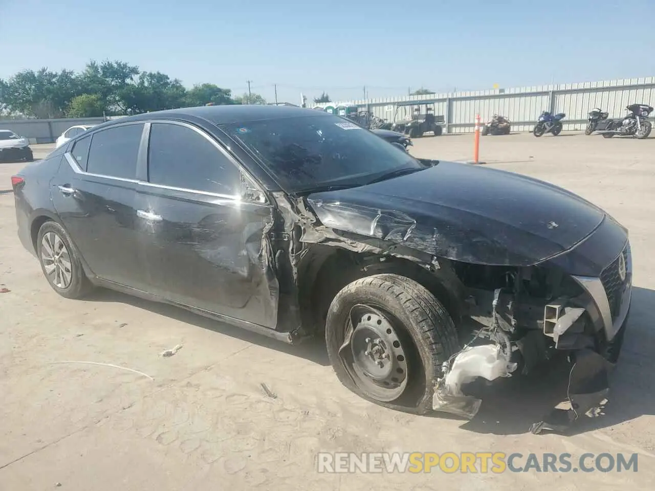 4 Photograph of a damaged car 1N4BL4BV6LC227864 NISSAN ALTIMA 2020