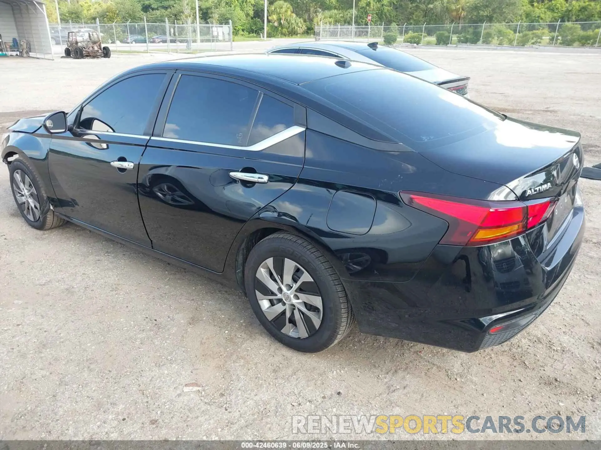 3 Photograph of a damaged car 1N4BL4BV6LC232773 NISSAN ALTIMA 2020