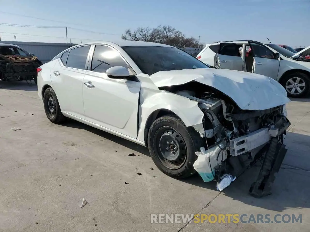 4 Photograph of a damaged car 1N4BL4BV6LC236287 NISSAN ALTIMA 2020