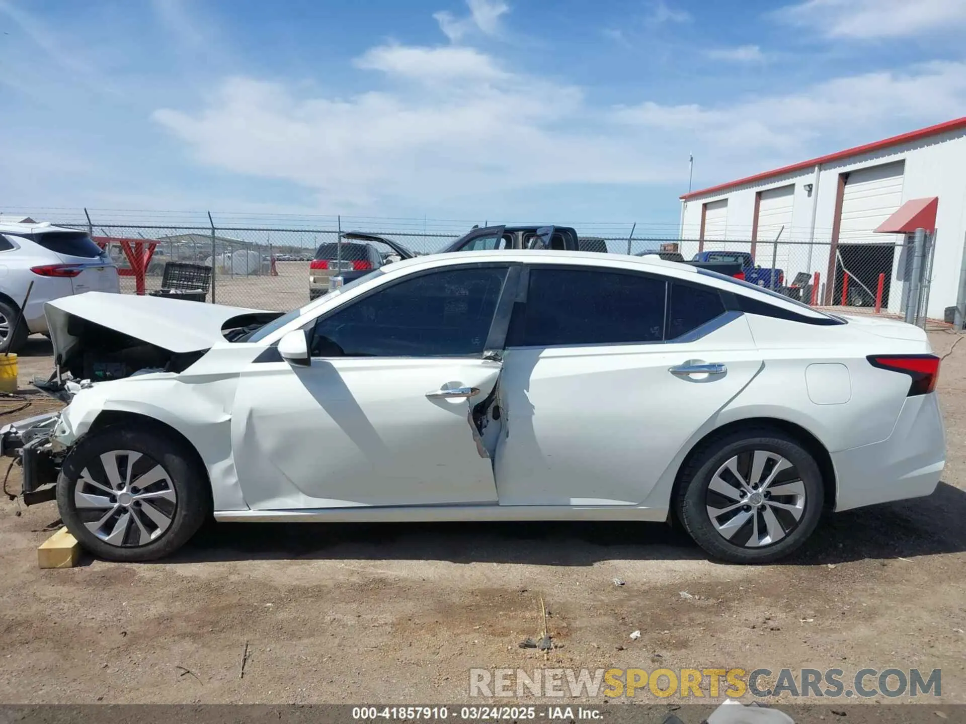 15 Photograph of a damaged car 1N4BL4BV6LC237634 NISSAN ALTIMA 2020