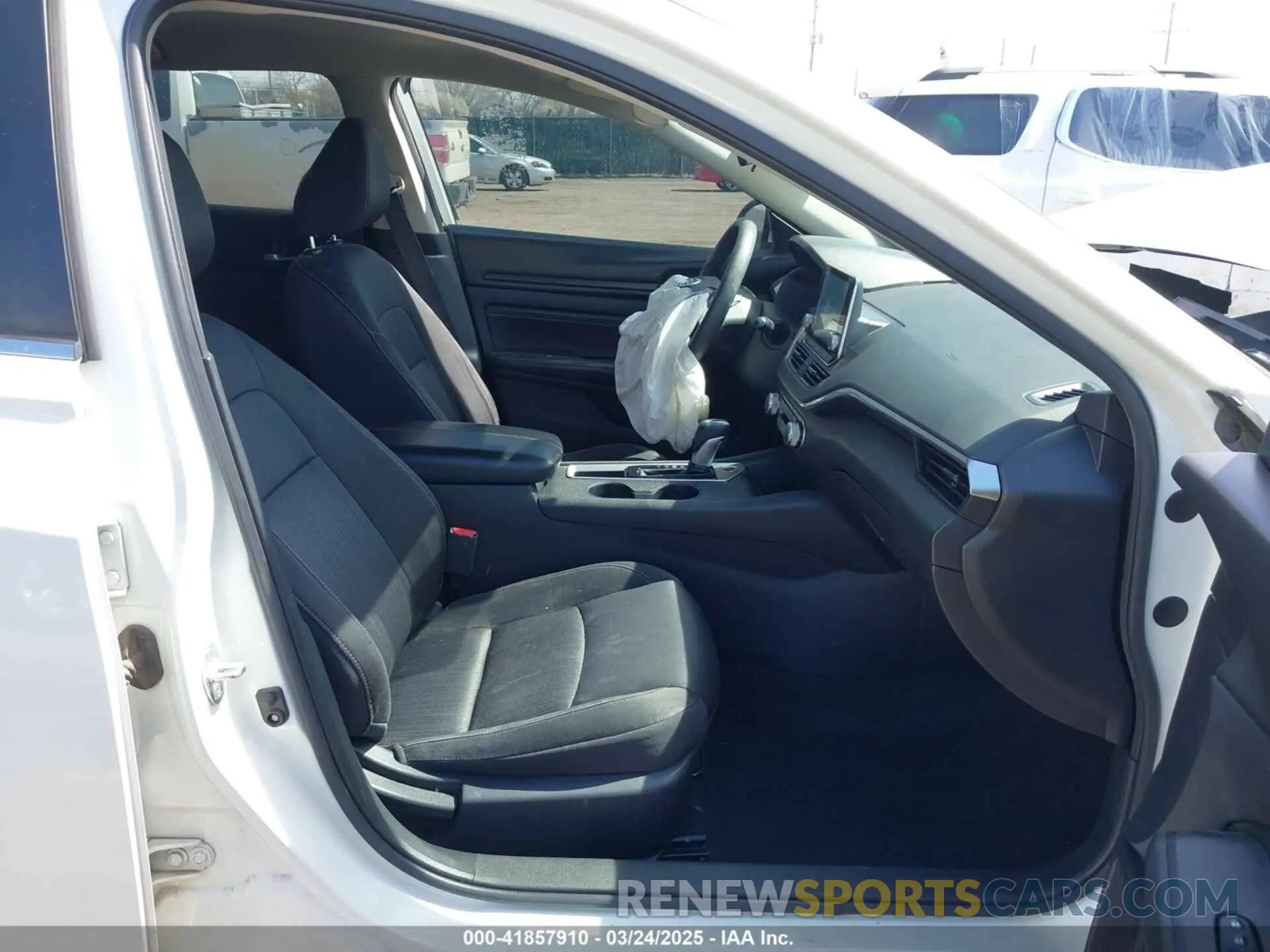 5 Photograph of a damaged car 1N4BL4BV6LC237634 NISSAN ALTIMA 2020