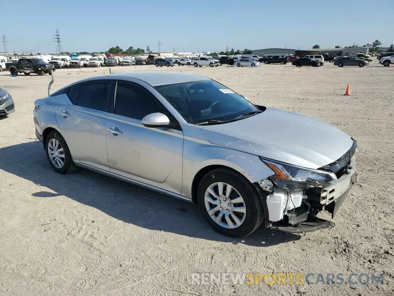4 Photograph of a damaged car 1N4BL4BV6LC240128 NISSAN ALTIMA 2020
