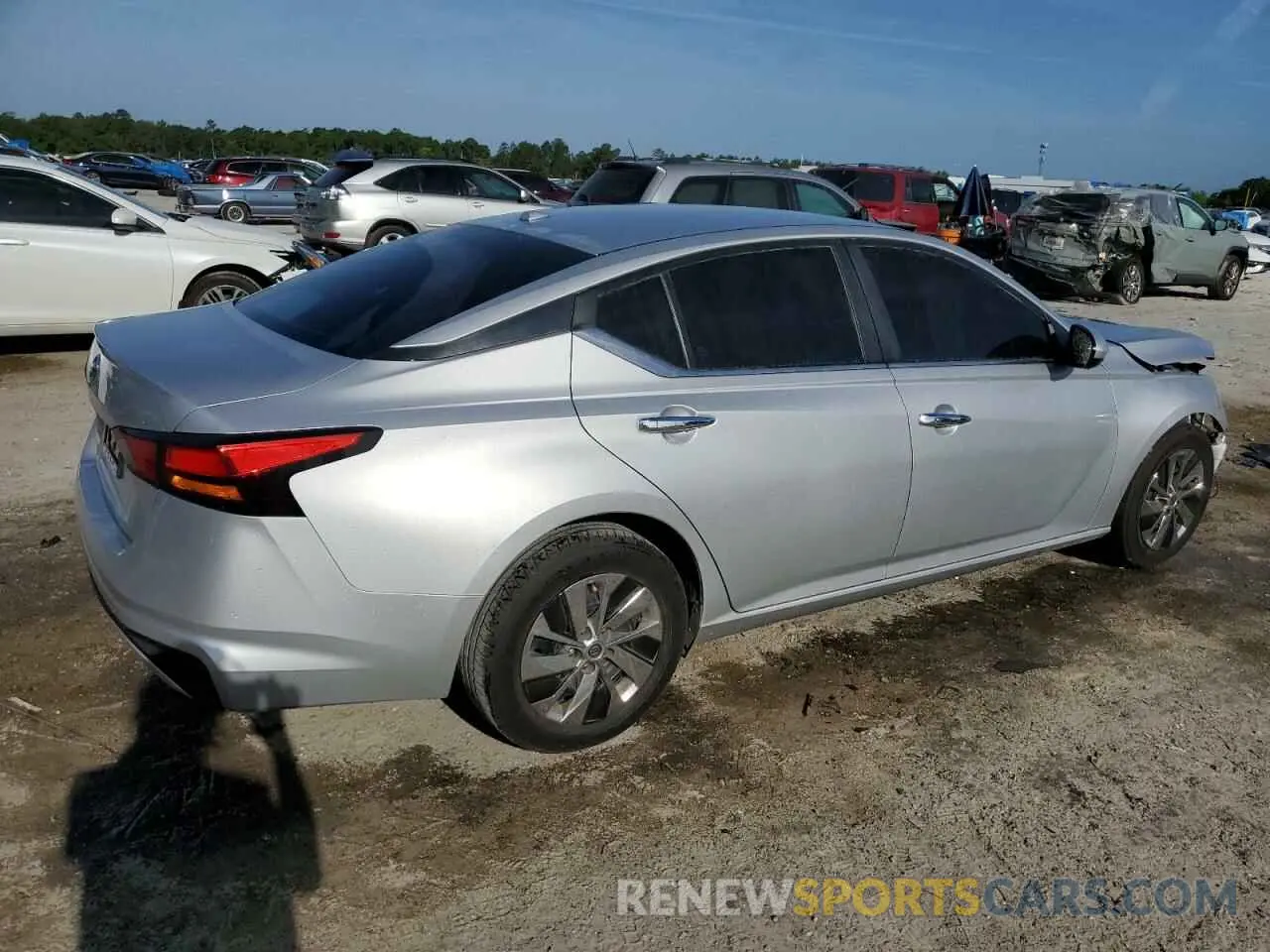 3 Photograph of a damaged car 1N4BL4BV6LC240453 NISSAN ALTIMA 2020