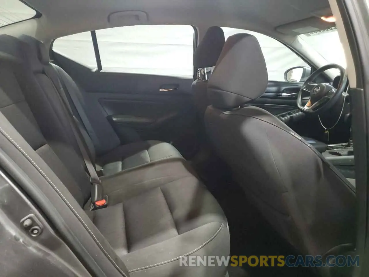 10 Photograph of a damaged car 1N4BL4BV6LC248133 NISSAN ALTIMA 2020
